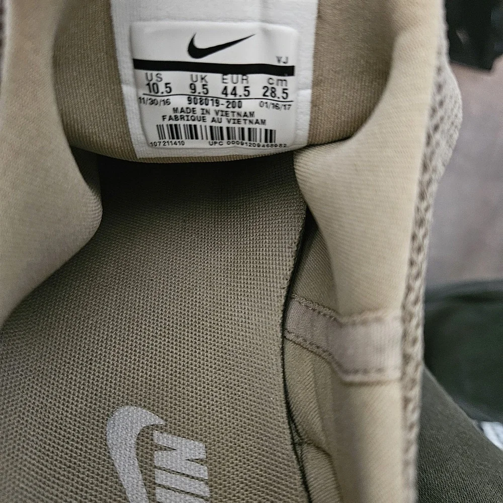 Nike Presto Fly Running Shoes Khaki Tan White Men's Size US 10.5 908019-200